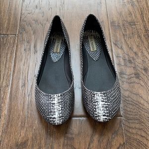 Steve Madden P Heaven White & Black Snakeskin Flat